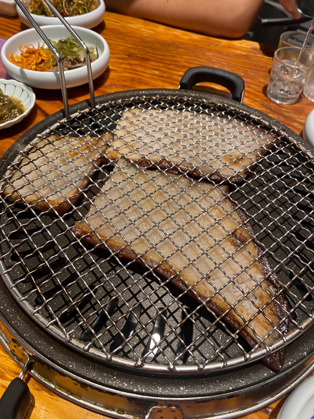 웨이팅이 가치 있는 광안리 초필살 돼지껍데기