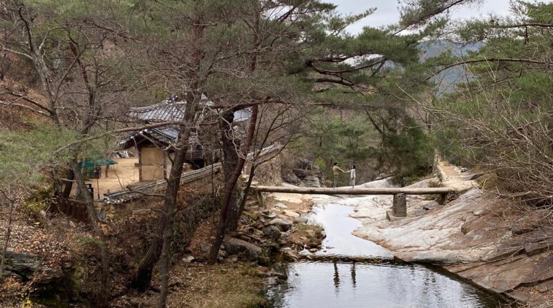 만휴정 외나무다리