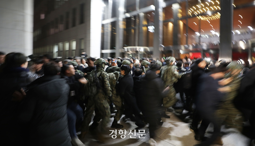 국회 진입 계엄군