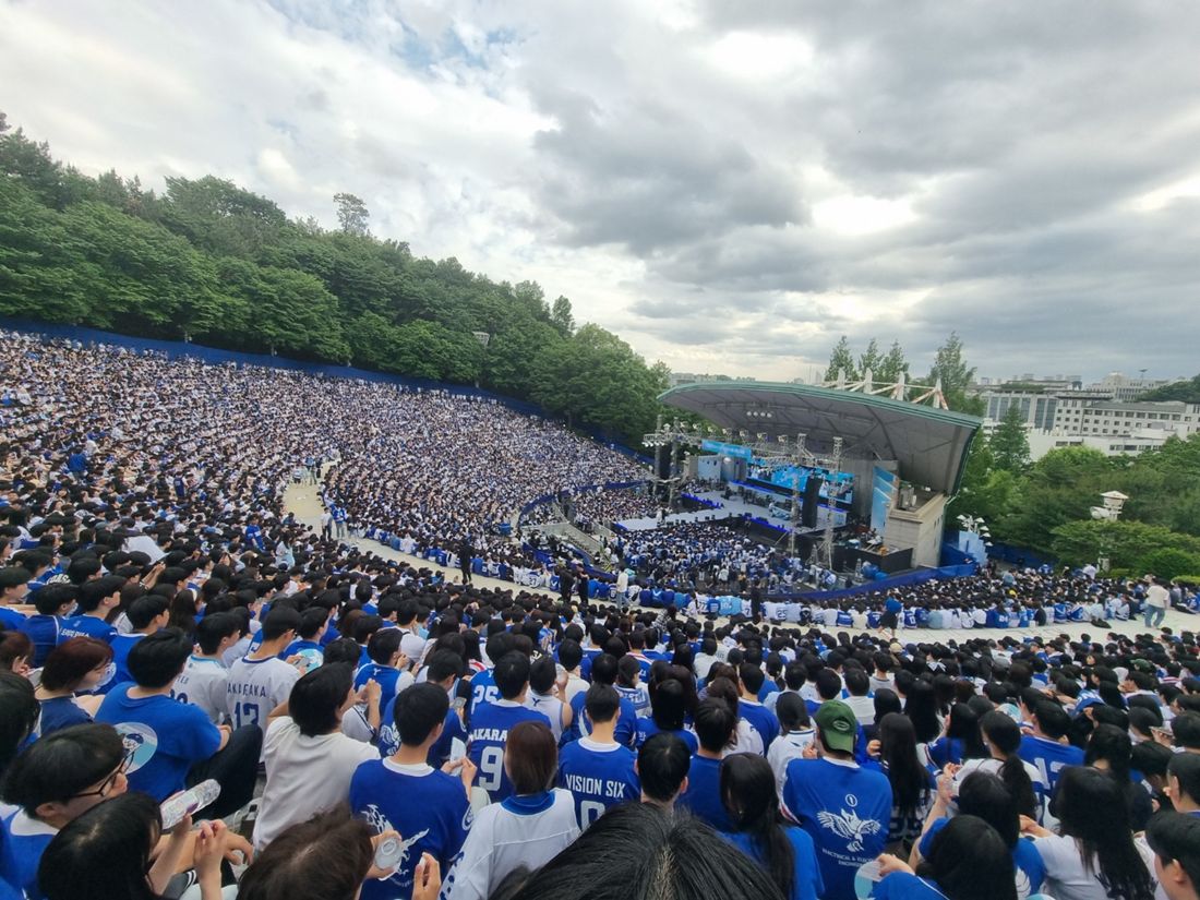 연예인 라인업으로 보는 서울·지방 대학축제의 명암